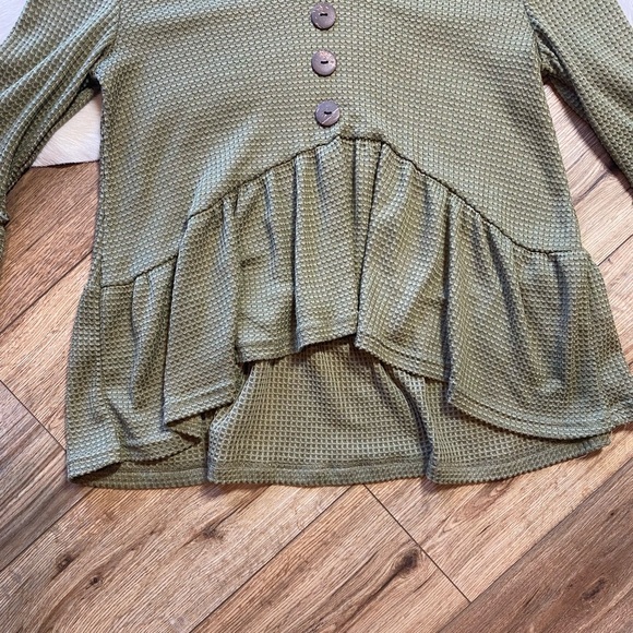 green waffle knit long-sleeved peplum top with bell sleeves - Picture 6 of 7